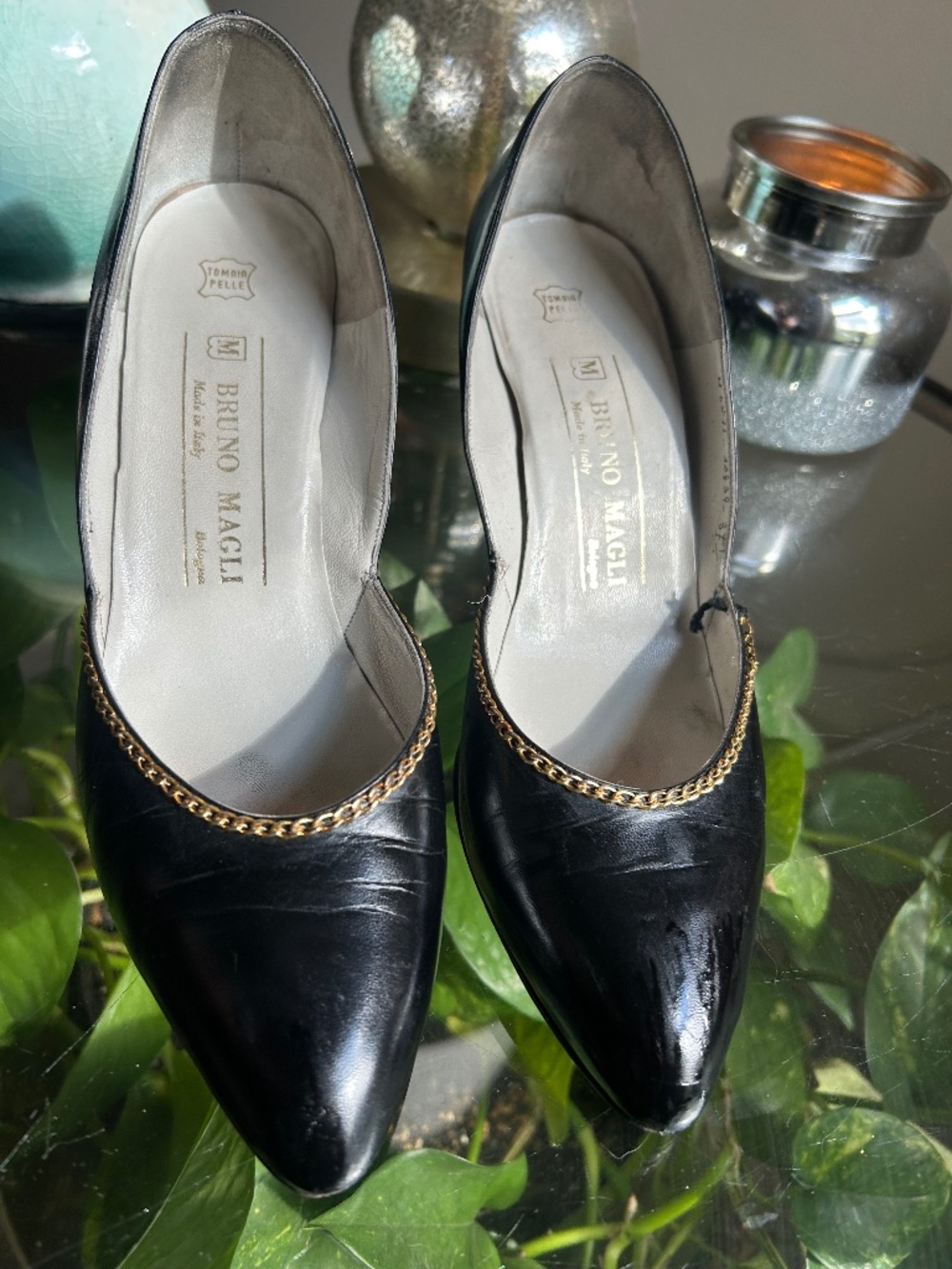 Bruno Magli Black Leather Chain Accent Pumps Women’s 7.5 Pointed Toe Cone Heel